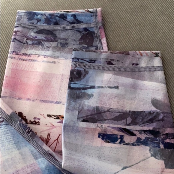 Lululemon Pant - Size 6 - Picture 7 of 13